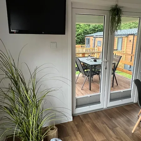 Tinyhouse Neila Stilvolle & Moderne Auszeit Am Natururlaub In Stuer, Mecklenburgische Seenplatte Klima, Grill Casa de Férias Stuer